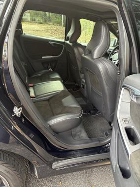 2015 Volvo XC60 T6 R-Design Premier Plus