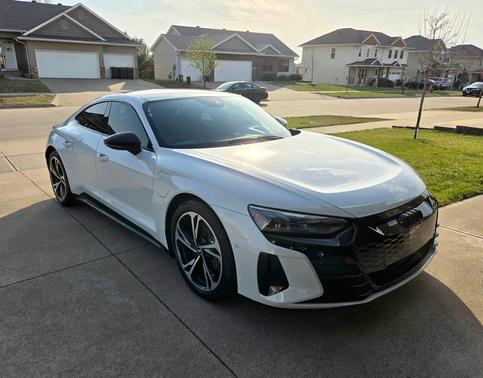 White 2022 Audi e-tron GT Prestige