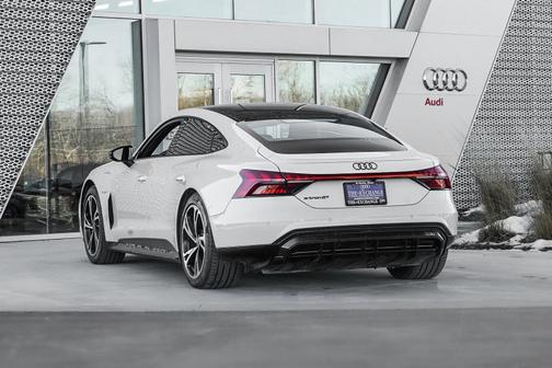 2022 Audi e-tron GT Prestige