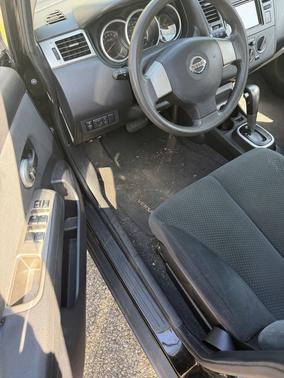 Black 2011 Nissan Versa 1.8 S