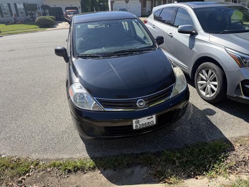 Black 2011 Nissan Versa 1.8 S