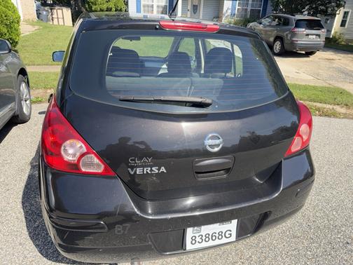 Black 2011 Nissan Versa 1.8 S