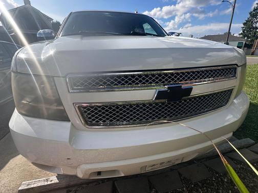 White 2007 Chevrolet Tahoe LS