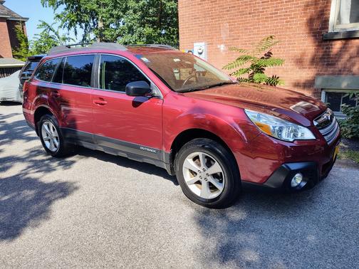 2014 Subaru Outback 2.5i