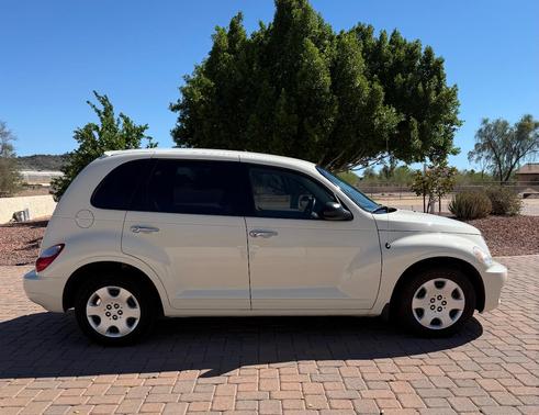 Beige 2007 Chrysler PT Cruiser Base