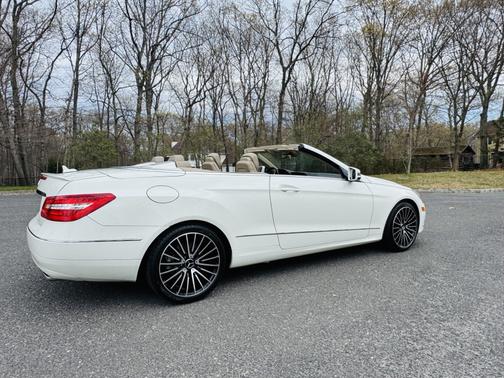 White 2011 Mercedes-Benz E-Class E 350