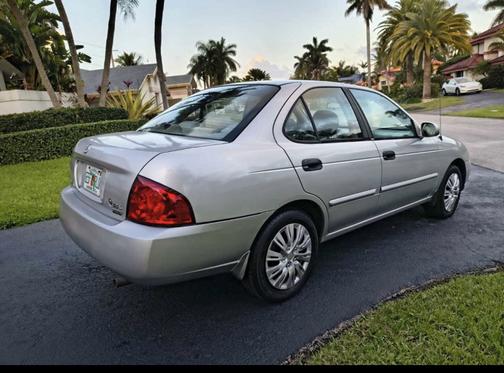 Silver 2005 Nissan Sentra 1.8 S