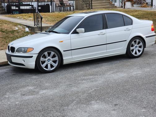 White 2003 BMW 325 i