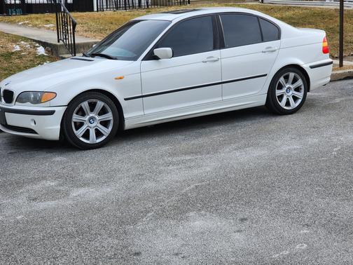 White 2003 BMW 325 i
