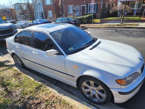 White 2003 BMW 325 i
