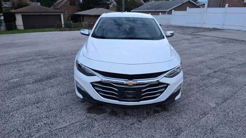 White 2019 Chevrolet Malibu Premier