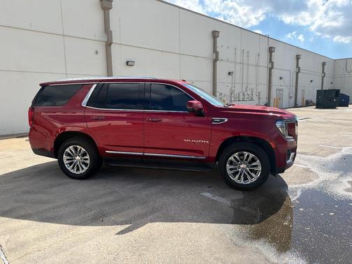 Red 2021 GMC Yukon SLT
