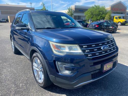 Blue 2017 Ford Explorer XLT