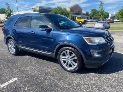 Blue 2017 Ford Explorer XLT