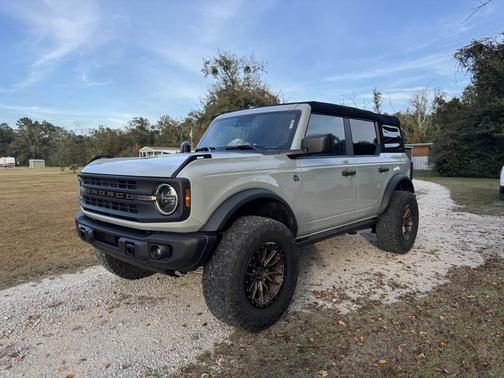 2023 Ford Bronco Black Diamond Advanced