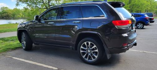 Photo 2 of 26 of 2017 Jeep Grand Cherokee Overland