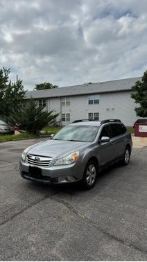 Gray 2011 Subaru Outback 2.5 i Premium