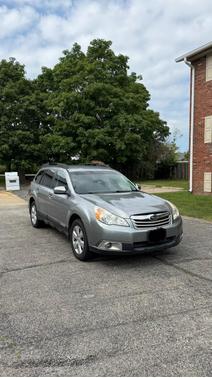 Gray 2011 Subaru Outback 2.5 i Premium
