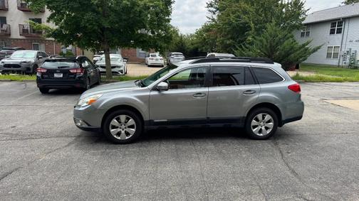 Gray 2011 Subaru Outback 2.5 i Premium