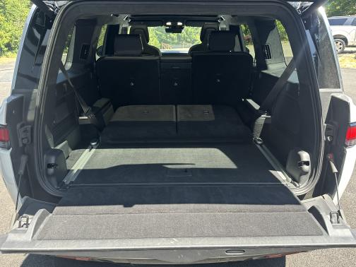 2023 Rivian R1S Adventure Quad-Motor Large Package