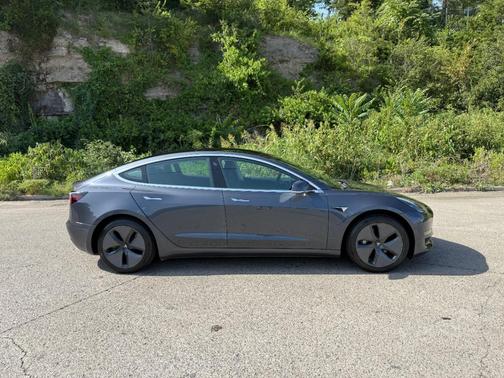 Gray 2019 Tesla Model 3 Standard Range Plus