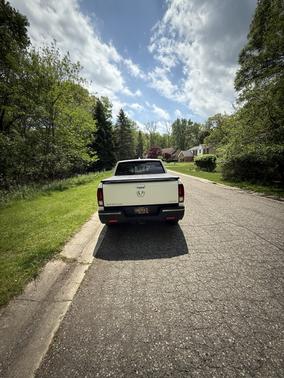 White 2018 Honda Ridgeline RTL-E