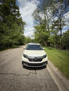 White 2018 Honda Ridgeline RTL-E