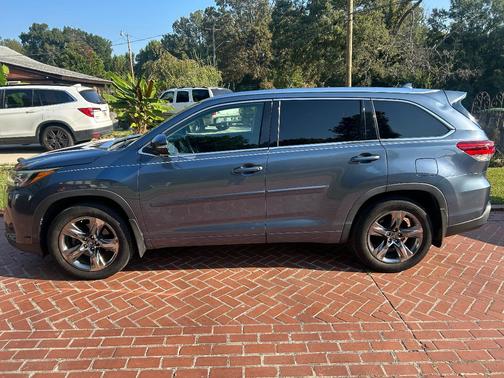 Blue 2017 Toyota Highlander Limited Platinum