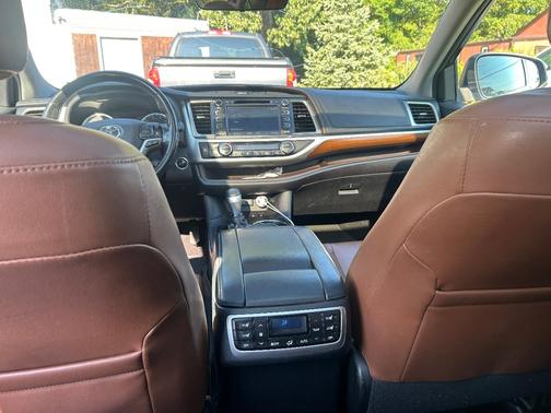 Blue 2017 Toyota Highlander Limited Platinum
