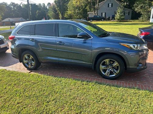 Blue 2017 Toyota Highlander Limited Platinum