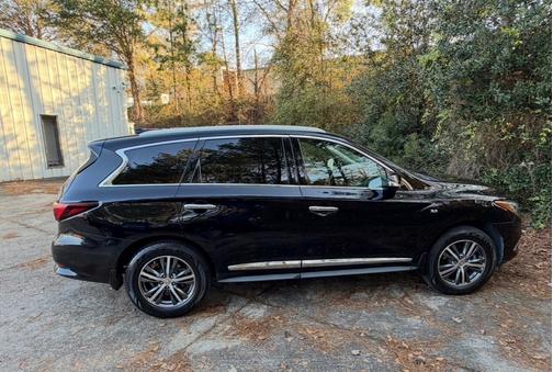 2017 INFINITI QX60 Base
