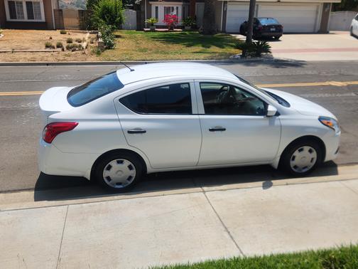 2017 Nissan Versa 1.6 S+