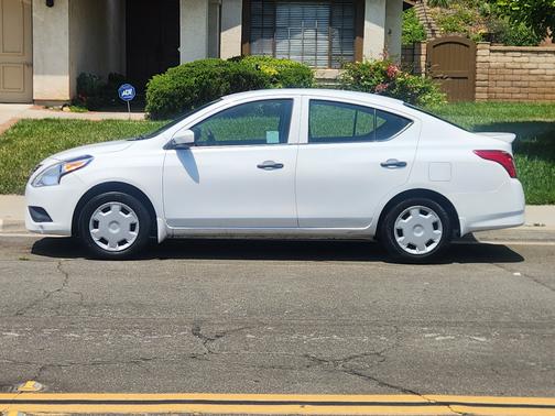 2017 Nissan Versa 1.6 S+