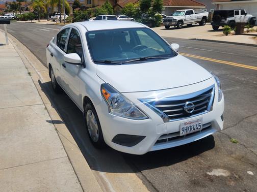 2017 Nissan Versa 1.6 S+