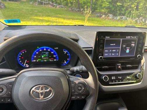 Blue 2022 Toyota Corolla Hybrid LE