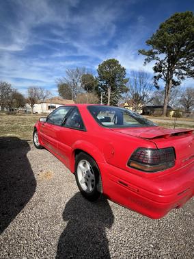 Red 1995 Pontiac Grand Prix SE