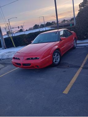 Red 1995 Pontiac Grand Prix SE