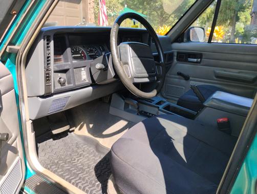 1996 Jeep Cherokee SE