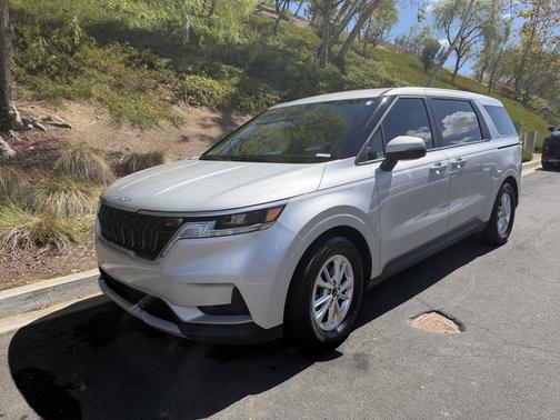 Silver 2022 Kia Carnival LXS