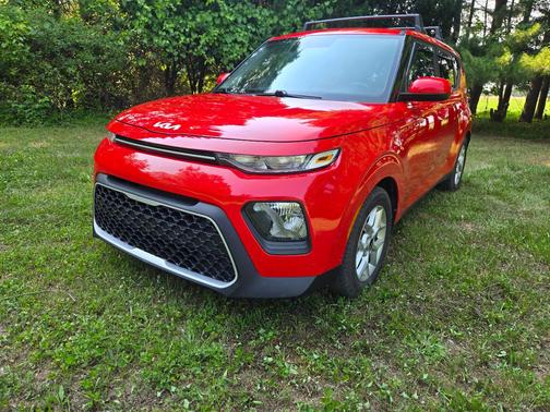Red 2022 Kia Soul LX