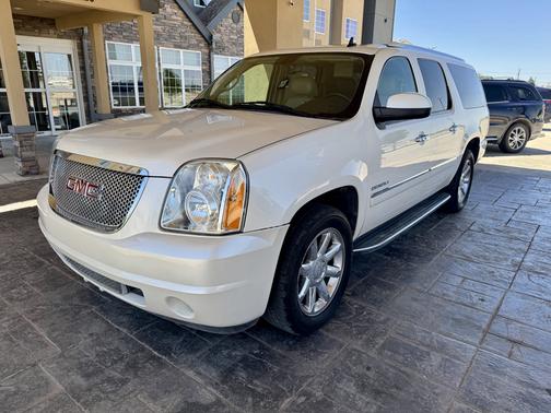White 2014 GMC Yukon XL 1500 Denali
