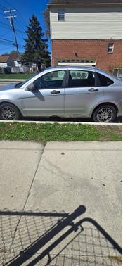 Silver 2010 Ford Focus SE