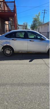 Silver 2010 Ford Focus SE