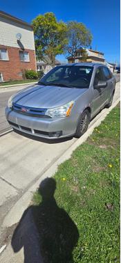 Silver 2010 Ford Focus SE