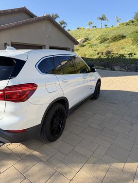 White 2017 BMW X1 sDrive28i