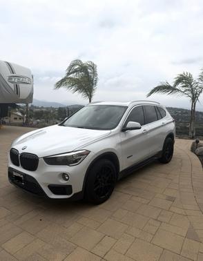 White 2017 BMW X1 sDrive28i