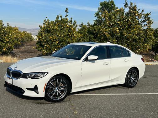 2019 BMW 330 i