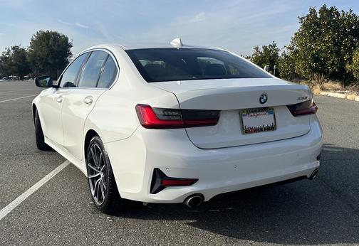 2019 BMW 330 i
