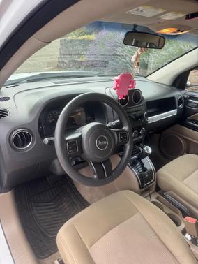 White 2014 Jeep Compass Sport