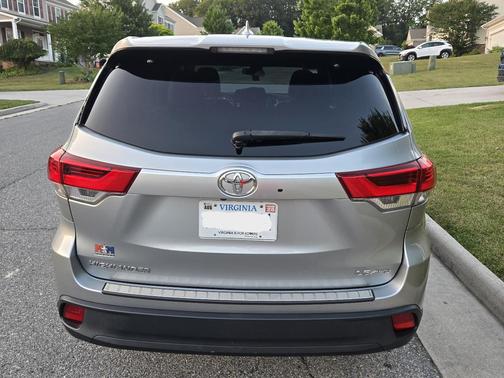 Silver 2017 Toyota Highlander LE Plus